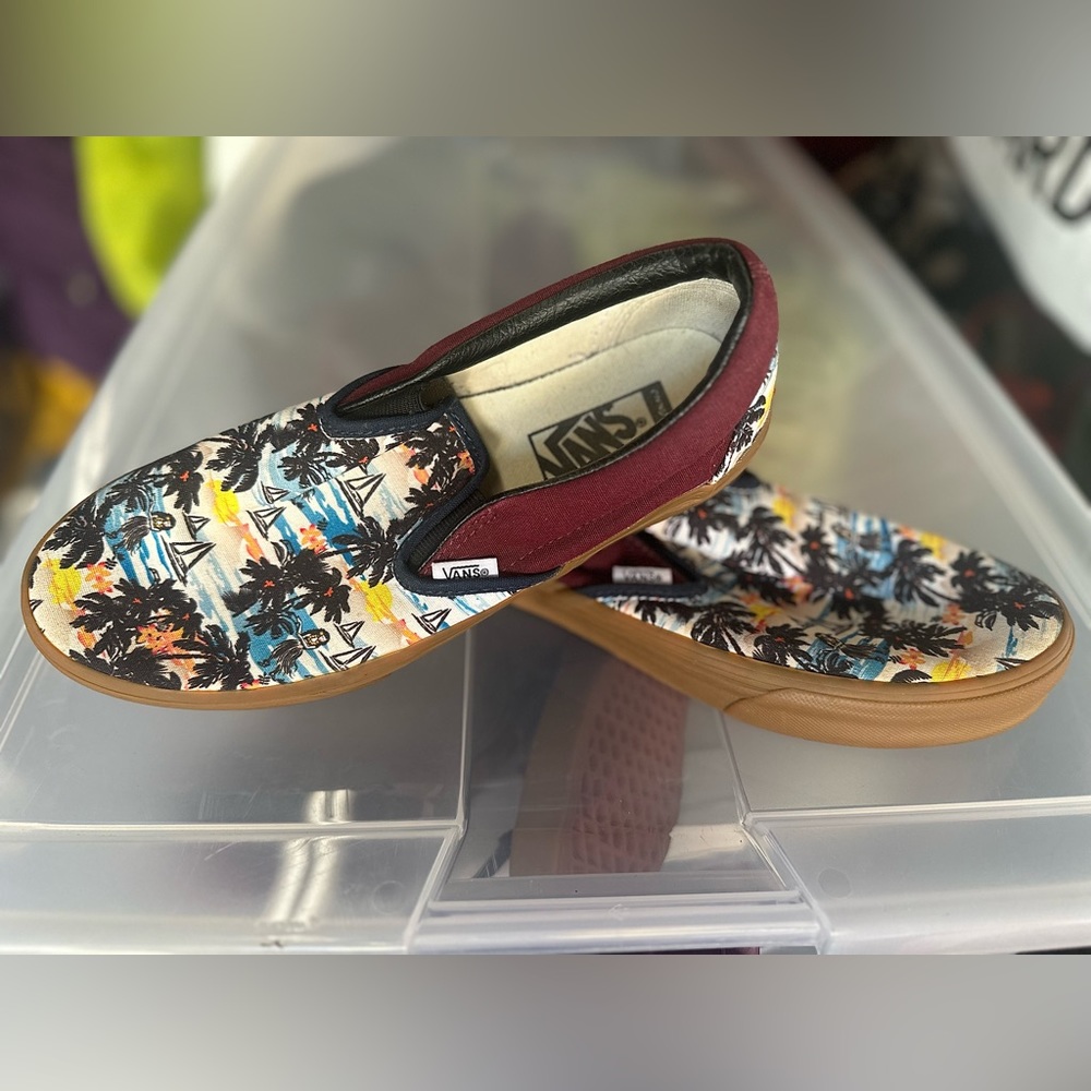 Vans Hawaiian print slip ons
